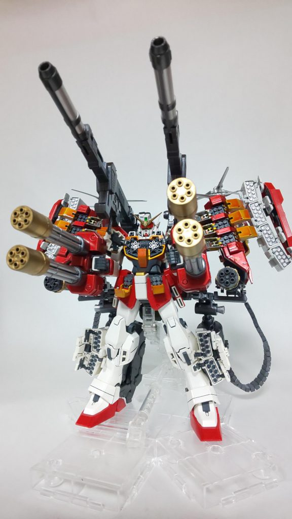 全備重量が重すぎてキャタピラ展開の差に関わらず、フルバースト時はスタンドが必要です。