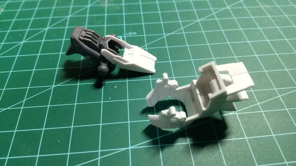 会わせ目消しをするため、各パーツはこのように後ハメ加工