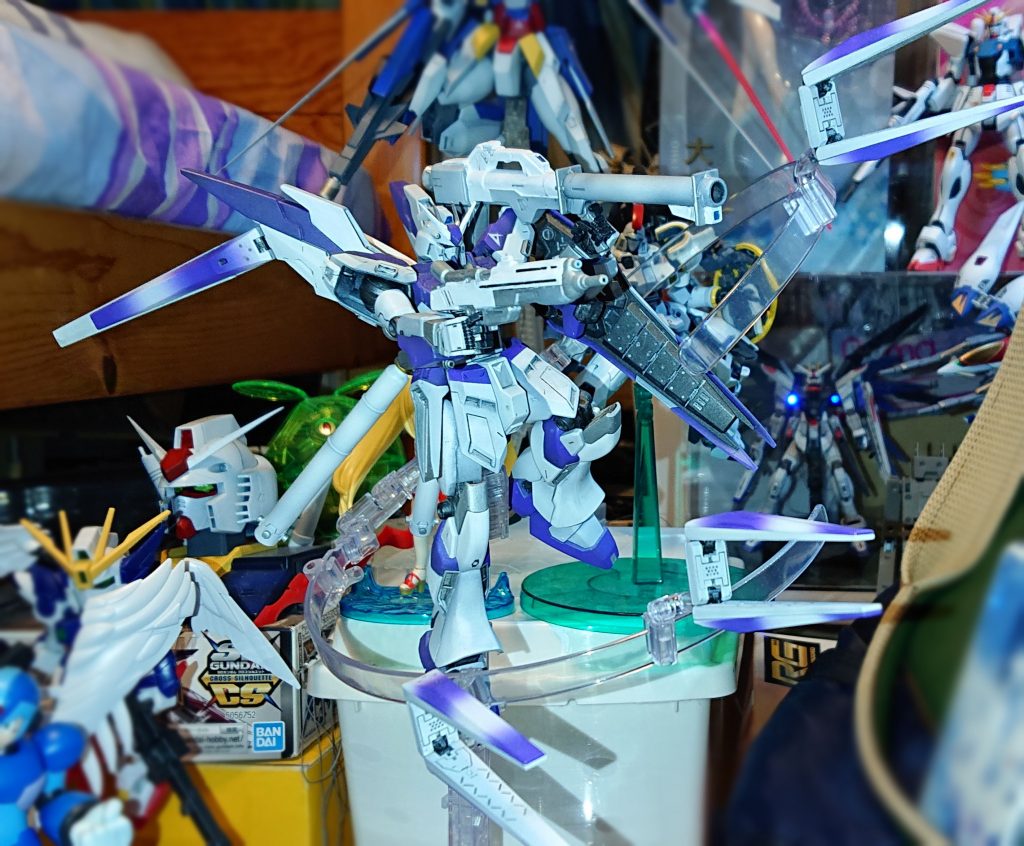 全弾打ち込むHi-νガンダムPSゲーム・逆襲のシャアをやってた時νガンダムを使う場合は初手でこれやってたっけ?CPU戦で大体これでほぼ勝ち確なんだけど対人だとその後ボコられるんだよねー