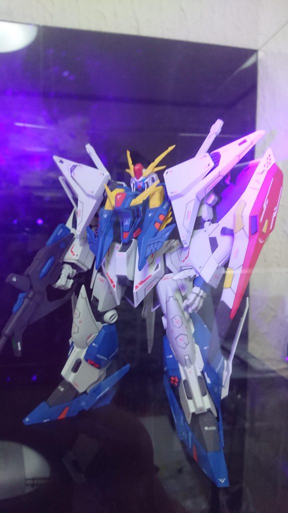 一応ツインアイが光ます