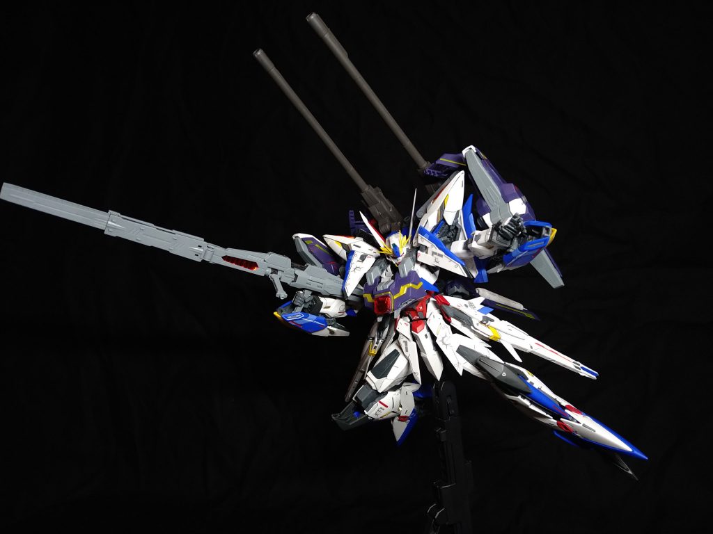 レールガン装備ミラージュコロイドで姿を消しながらの超長距離砲撃と言う鬼仕様