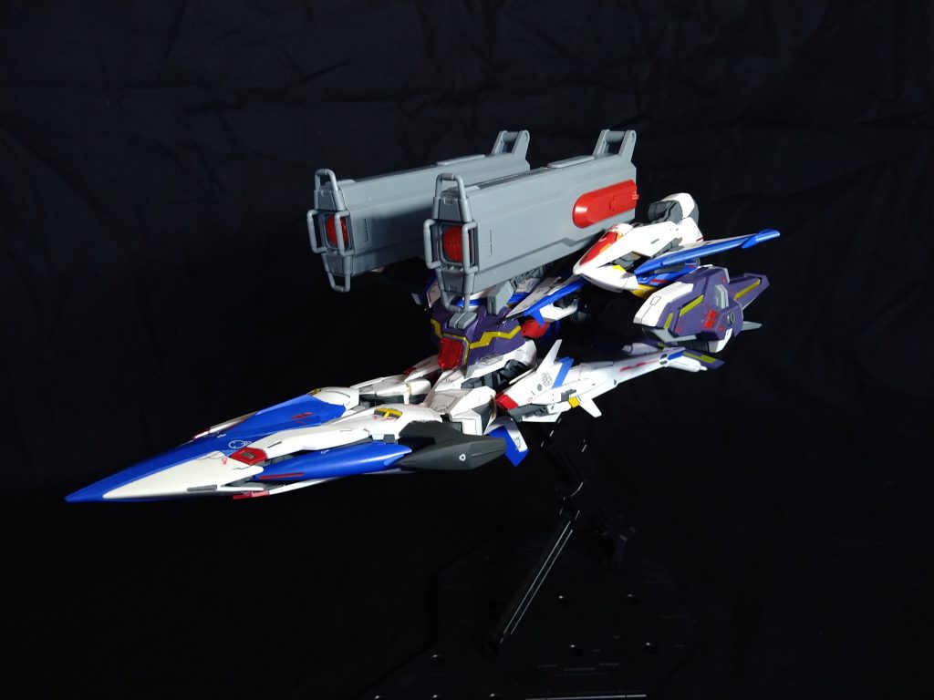 高速強襲形態悪魔の一発撃ち逃げ仕様本機の仕様であるミラージュコロイドで姿を消しながら高速で射程位置に行き、核弾頭を発射後に高速離脱を行う