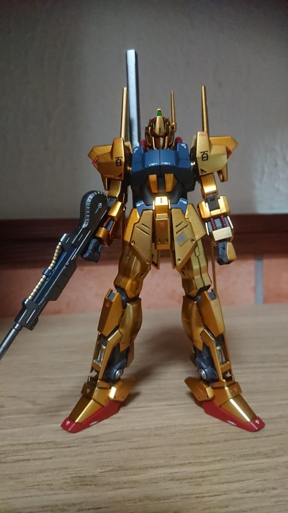 正面から、一部部分塗装しています