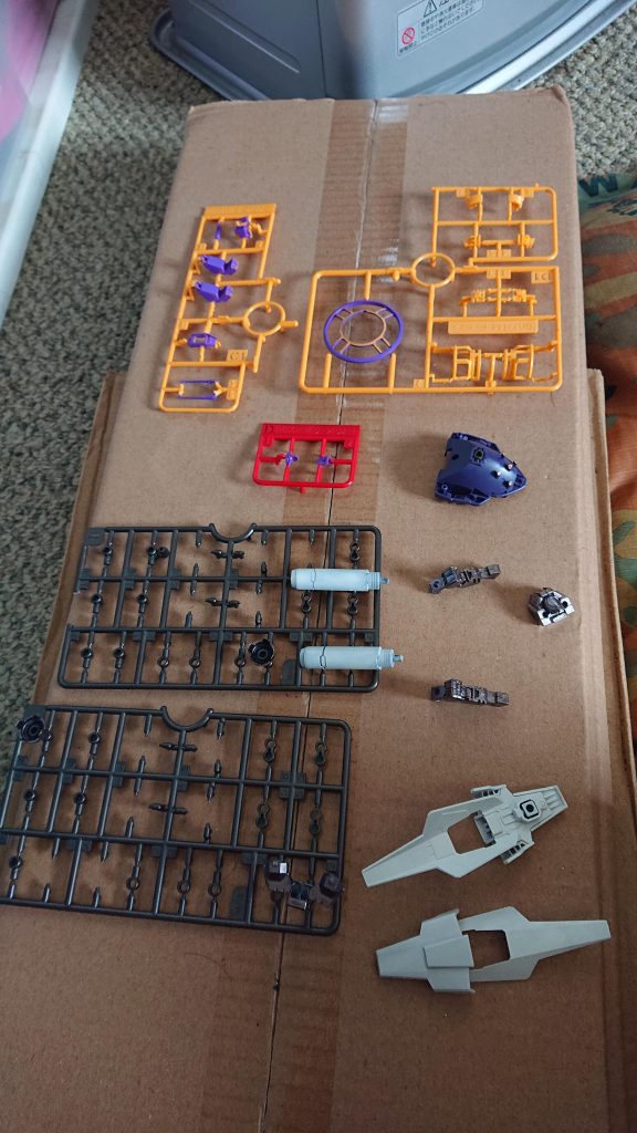 基本的にはランナーに直接塗装して組み立ててます。