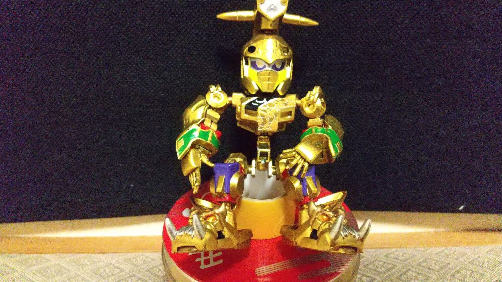 軽装状態とにかく動かしたく、CSフレームを使用。股関節にZのスライドできる腰を使うも、鎧を着せると分かりずらくなります。フレームの恩恵を授かったのは上半身のみという……