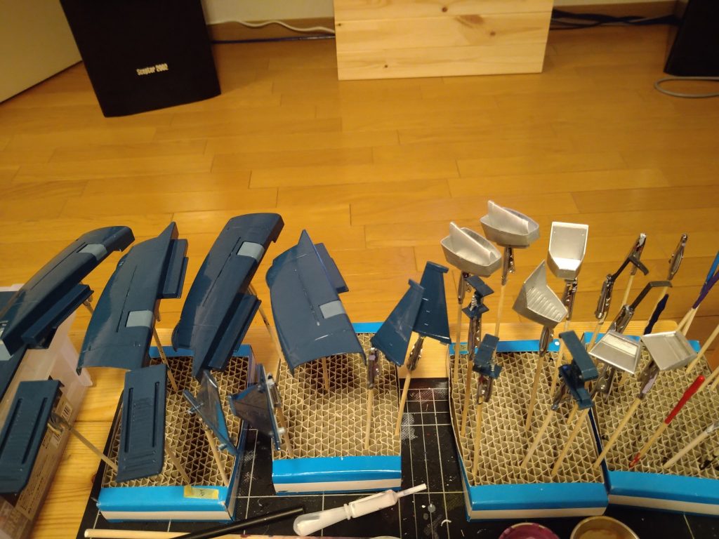 濃い色でベタ塗りです。