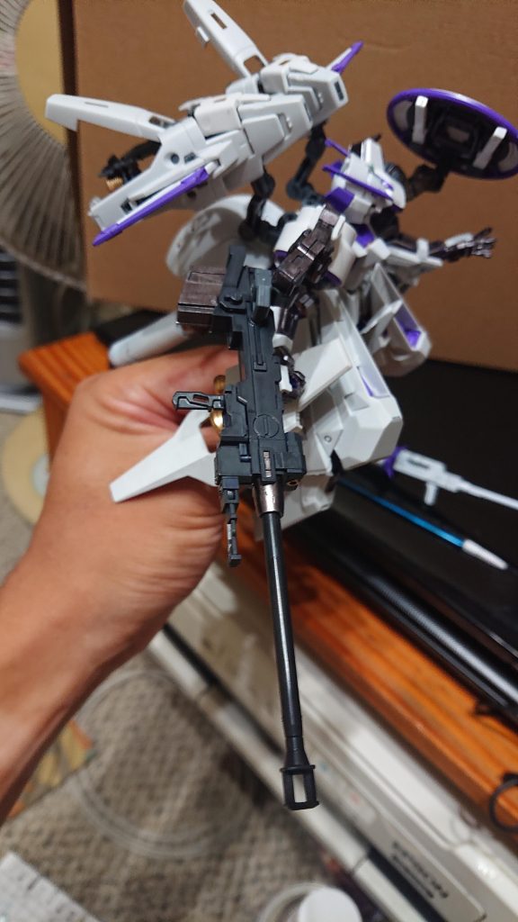 ドーバーガンはガンダムマーカーファントムグレー、ヘビーガンメタリックを使用。