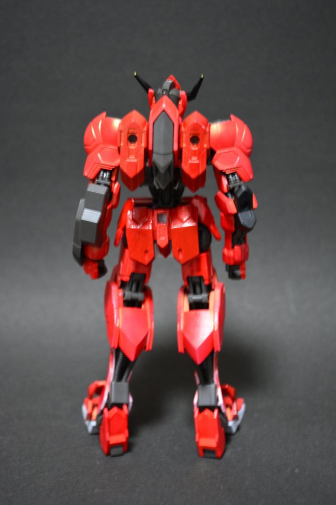 バック筆塗りの部分が均一にならず、厚塗りとなってしまった為せっかくカッコいい機体なのに私のせいで…ちょっと悲しい気持ちになりました…精進せねば!