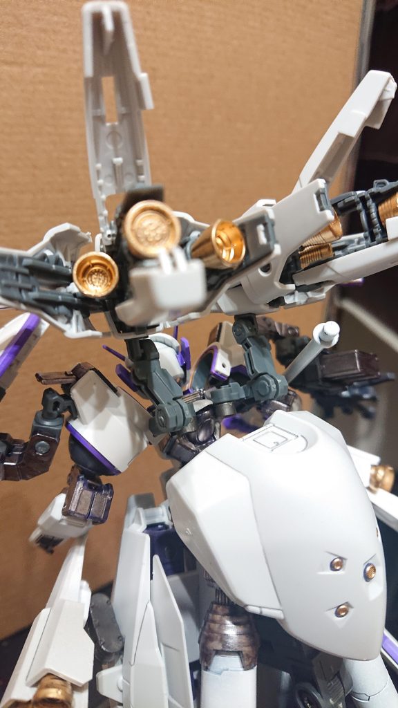 バックパックバーニアと、背中はこんな感じです。