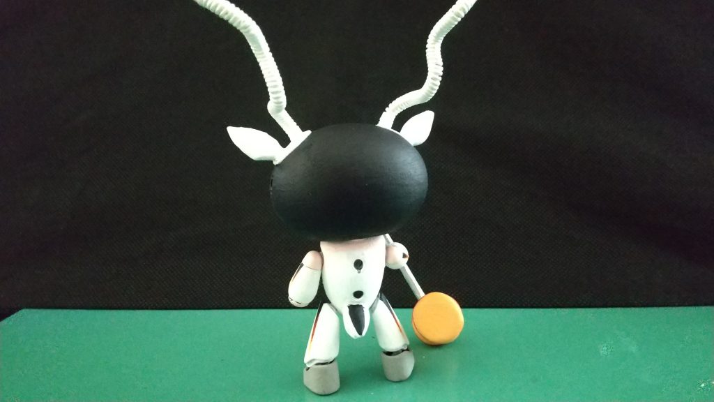 マント無し背面マントが無いほうが自立します