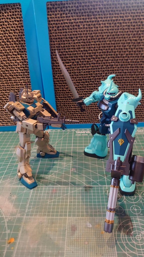 前回作成したグフカスタムと。