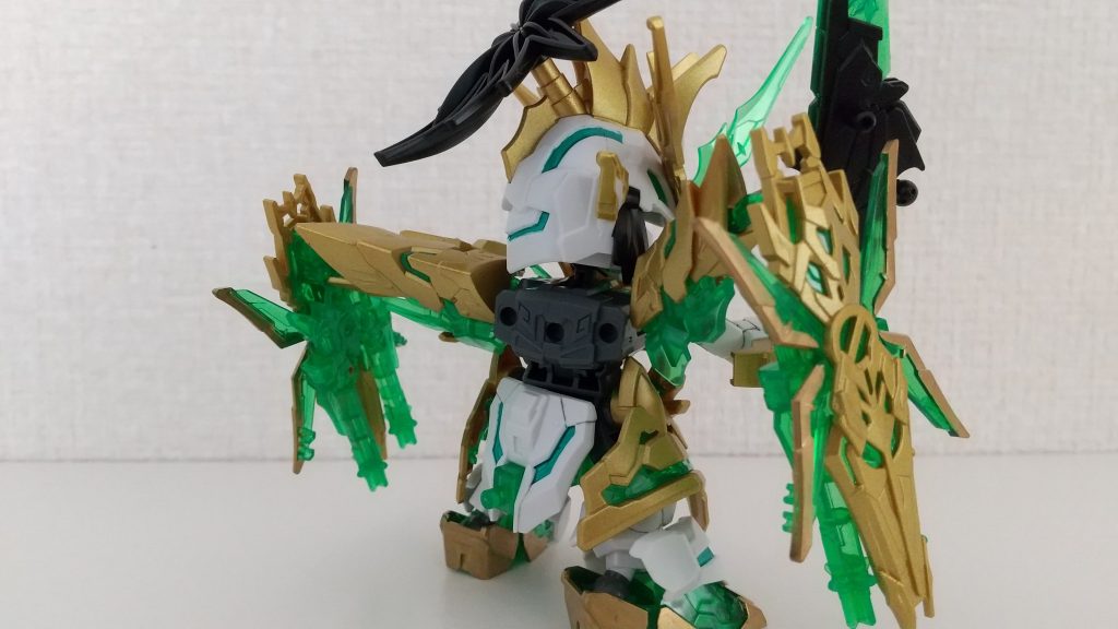 グリーンの差し色はガンマカメタグリーンです。