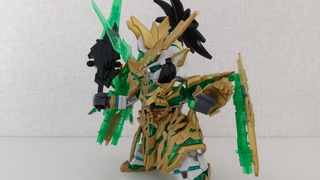 特に改造はしませんでしたが、瞳なしにするために、黒フチだけ描きました。また、ゴールド部分は三人とも違うゴールドにしました。劉備はイエローゴールド。ちなみに、関羽は普通のゴールド、張飛はレッドゴールドです。