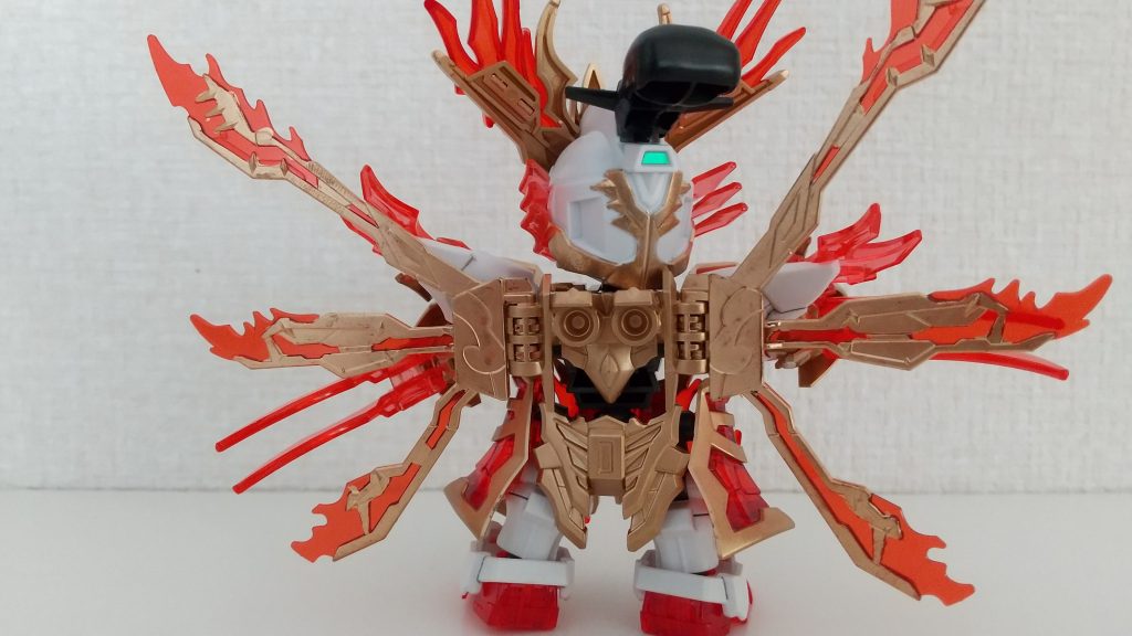 背中のゴールドの塗り分けは大変でした。ガンマカのレッドゴールドはセット販売しかしていないので、貴重。めちゃくちゃ良い色なんで、この色だけもう一本ほしい。。。