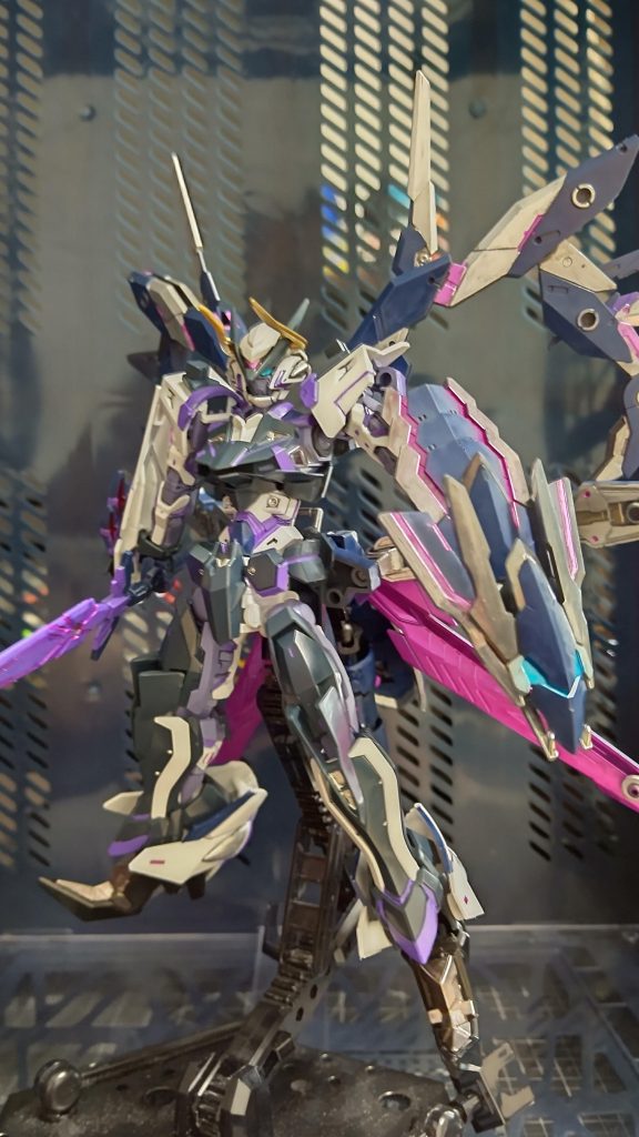 30MMのパーツをガンプラに使って何か作れないかと作成しましたがやっと完成いたしました。使えなくはないけどちょっと戸惑ってましたのでこのような形で思いっきり作って楽しかったです♪これからも思いつく限りの自分の好きを形にしていきたいと思います。最後までご覧頂きありがとうございました。