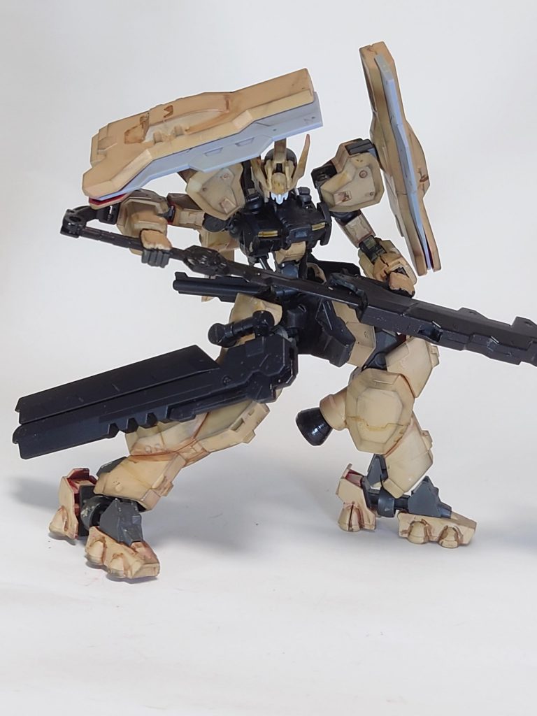 塗りが甘い部分が多く、結構目に付いてしまうなーと感じましたが、スプレーの塗装自体はいい質感で出来たので、今度また試してみたいなと思いました。次は反省点を活かして溝や、パーツの裏なども意識して綺麗に塗装できるようにがんばります。