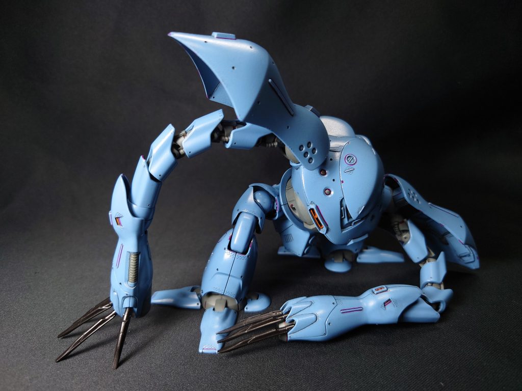 水中を航行するMSなので、突起系のディティールは追加しませんでした。