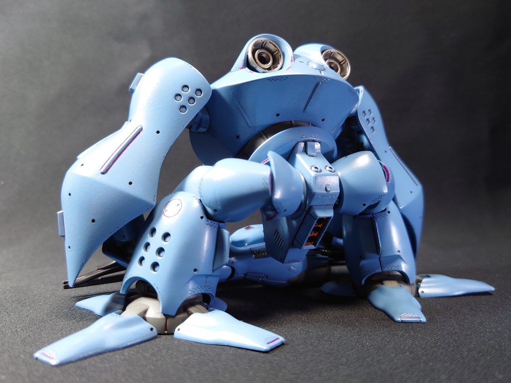 頭部ミサイルを全弾発射後なら、防御体勢として優秀そうかな。