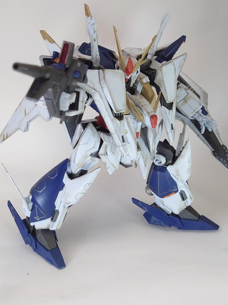 こんなに大きいのに立たせたままでもアクションが撮れてびっくりしました!!対応するアクションベースがなかったので劇中のようなポーズは撮れませんでした、今度購入します……