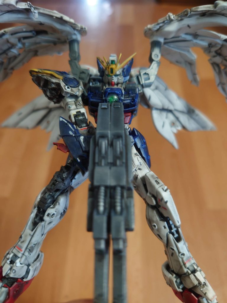 こちらもハンダゴテにてダメージ加工・汚しを入れてあります。