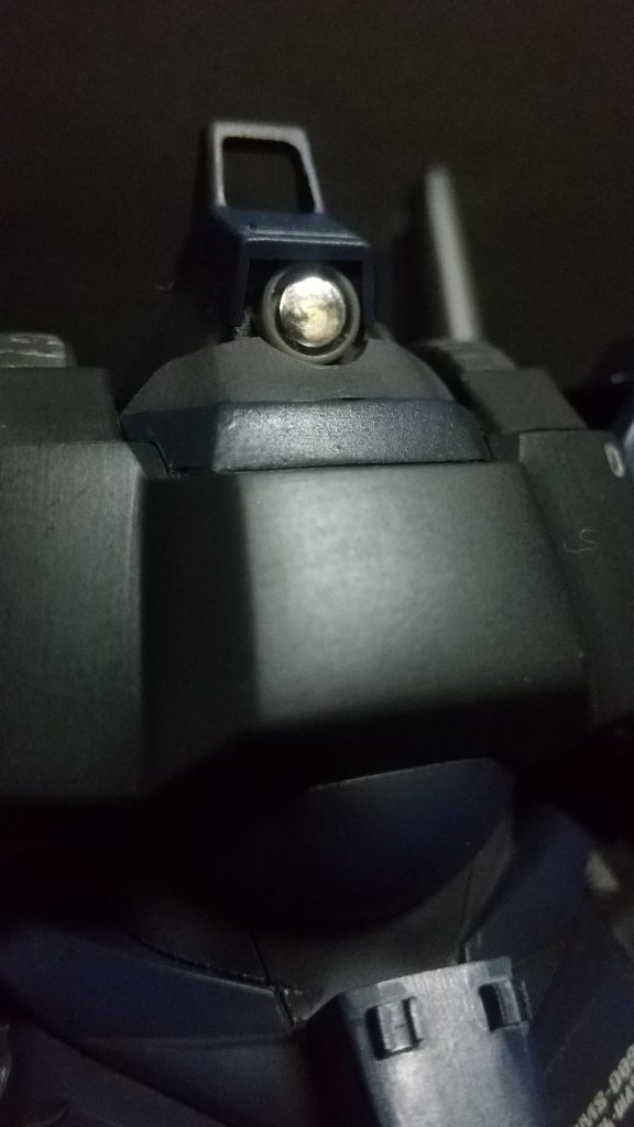 無機質感が欲しかったのでカメラに色を付けたくなかったので手芸用品の何かを貼りました