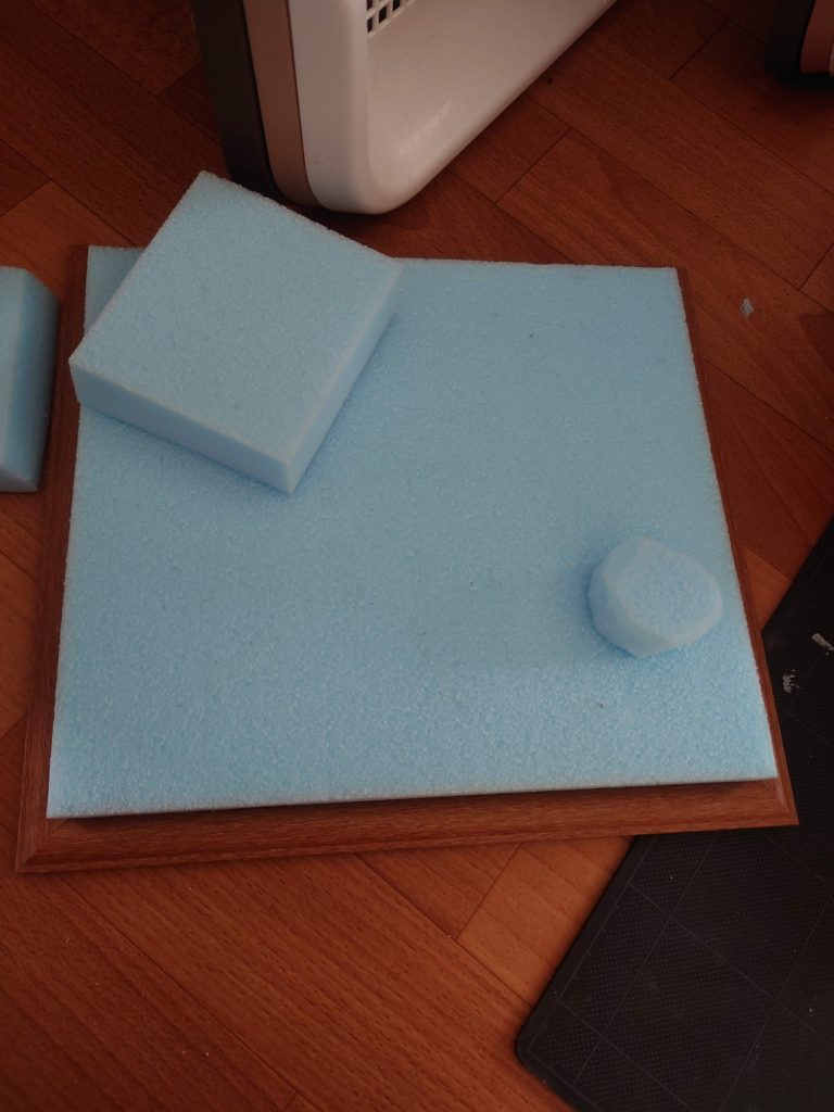 スタイロフォームにて土台を作ります。