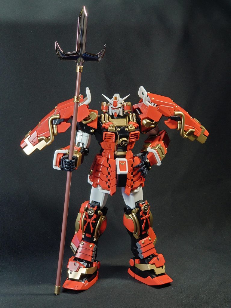 武器のメッキがおもちゃらしく(良い意味)遊んでいると楽しいですね。ただし、ツヤピカなので素手では指紋がベタベタになります。