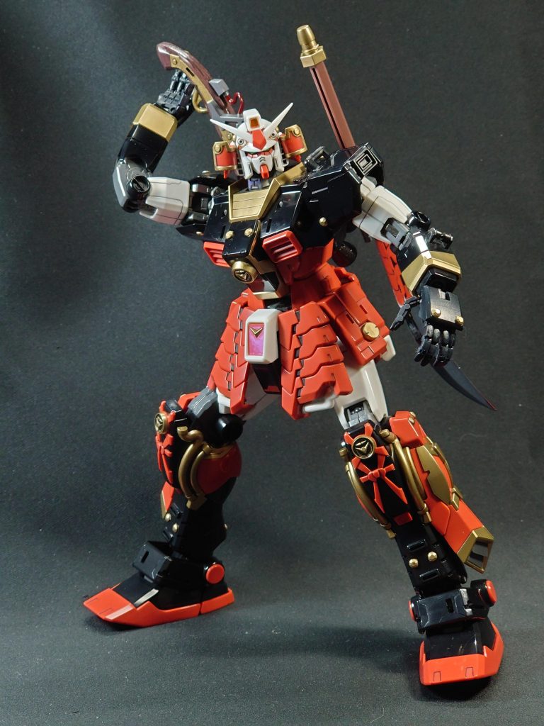 SDの様な兜が着脱ではないけど、外しても破綻しないのは、さすがバンダイです。まぁ丸坊主なリアルは…どうかと。