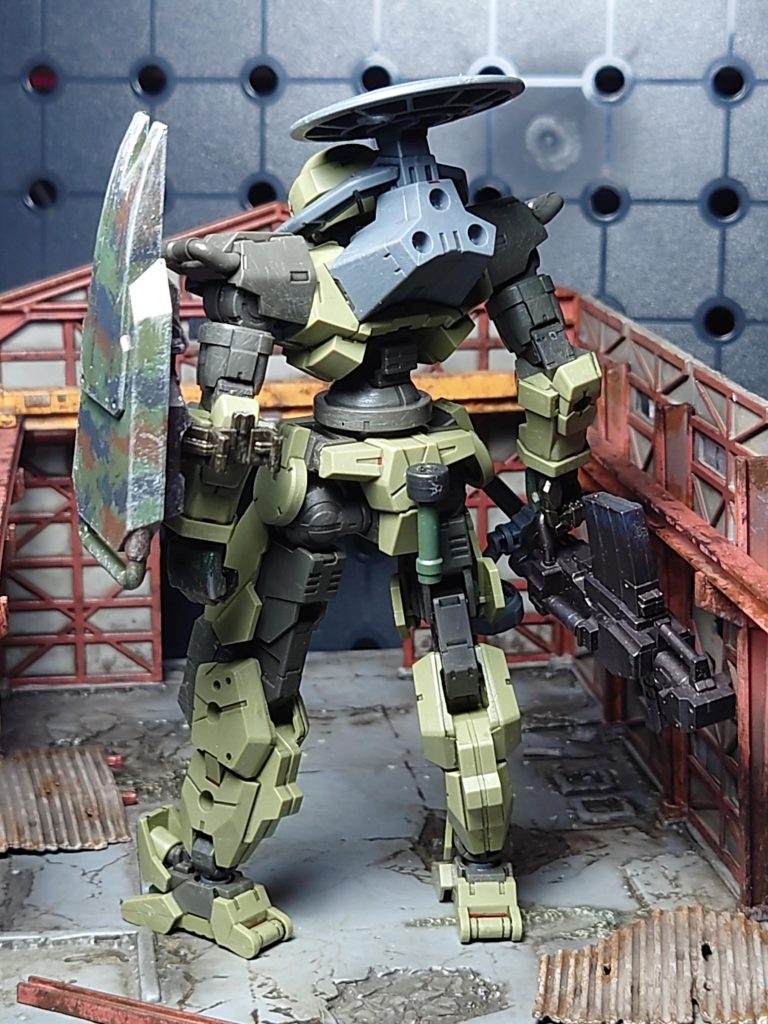 作成当初レーダードームは使い勝手が悪い印象でしたが、形がまとまってくると渋く見えてくるというのは、不思議なものです。