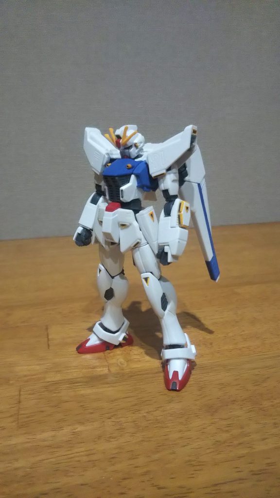 追伸 肩のスラスターの部分塗装を忘れたので 追加で部分塗装しました😅そんなに違いは ないと思いますが😞後 F91シリーズはhgucのキット化は しないのでしょうか?🤔「ビギナ・ギナ」「デナン・ゾン」 「デナン・ゲー」「ベルガ・ダラス」   「ダギ・イルス」  などなどキット化したら格好いいと思うのですが・・・不人気なんですかね🤔