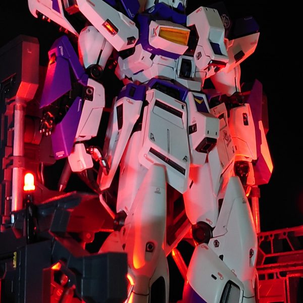 Hi-νガンダム【待機整備中】