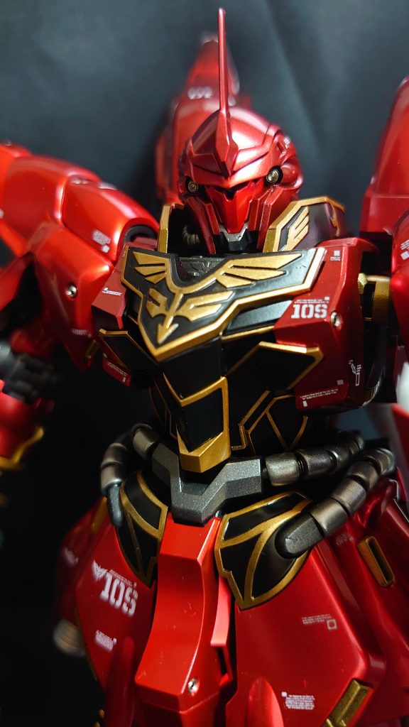 エングレービング塗装はスターブライトゴールド&エナメルフラットブラックで。きれいにブラック拭き取れたかと。最終的に上からクリアー吹いたので、フラットブラックの意味無かったですが、キャンディー塗装にはこちらの方が合ってる気がして良かったです。バルカンはハイキューパーツのメタルパーツ埋め込みました。