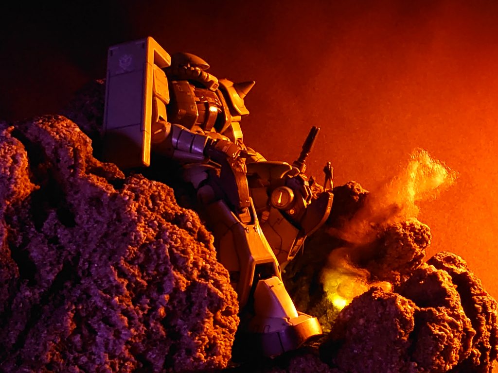 LEDと綿による焚き火と煙、に見えるかな(-_-;)