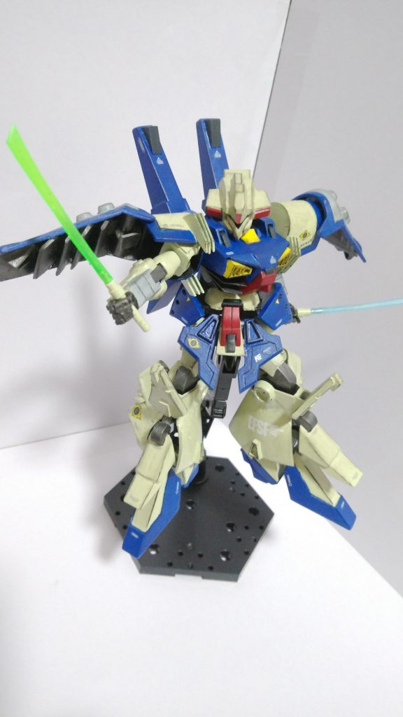 グリーンのクリアランナーで小太刀タイプも制作。