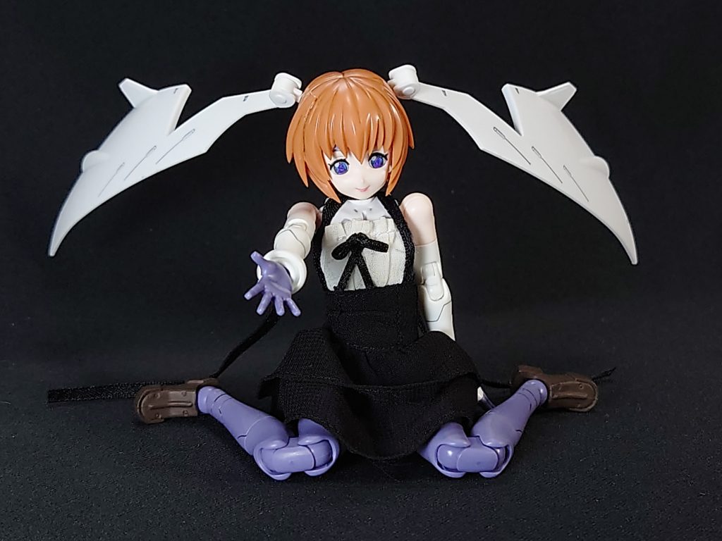 以前はMSフェイスだけを作って、リアルフェイスはシールを貼って適当に放置してました。しかし、新作のシスターズには負けてられないと、勝手に再燃して筆塗りとヘアースタイル加工を頑張りましたよ。