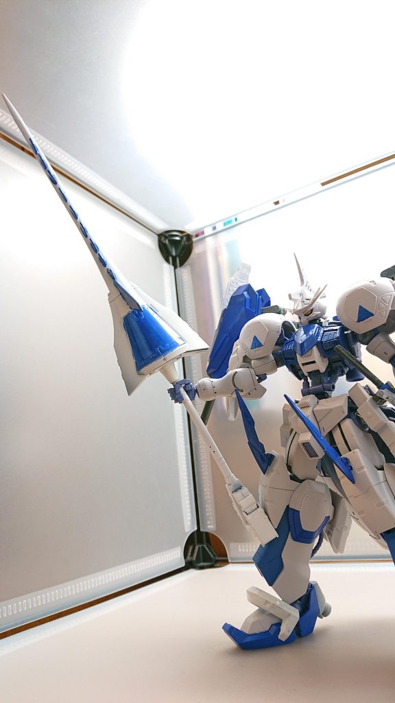 というわけでキマリスエーデルでしたキマリストルーパーはスタイルが独特だったので改造に少し頭を抱えましたしかし上手くスタイルと塗装が纏まり騎士らしい機体に仕上がりました強いて言えばフェイス部分をもうちょっと手を加えたかった