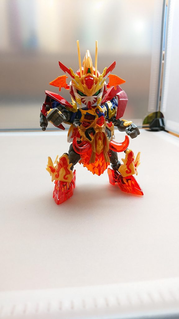 格闘ポーズ手足にボールジョイントを使用してる為改造前より様々なポーズをとることが可能