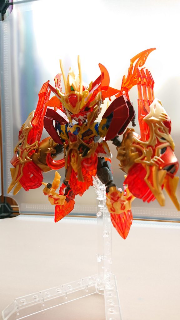 手足をボールジョイント等オプションパーツを使用したことでスタイルも良くなりポーズも改造前よりとりやすくなっている