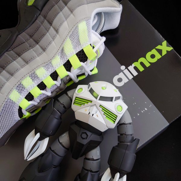 スニーカー好きがガンプラ作るとこうなる笑