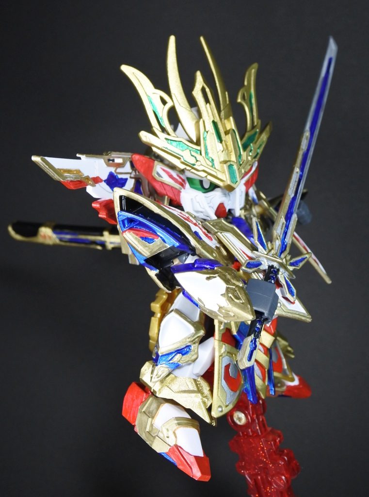 工作面は刀の先端を尖らせたくらいです。ガンダムマーカーと筆塗りで塗装しました。シールは目のみ使用しました。