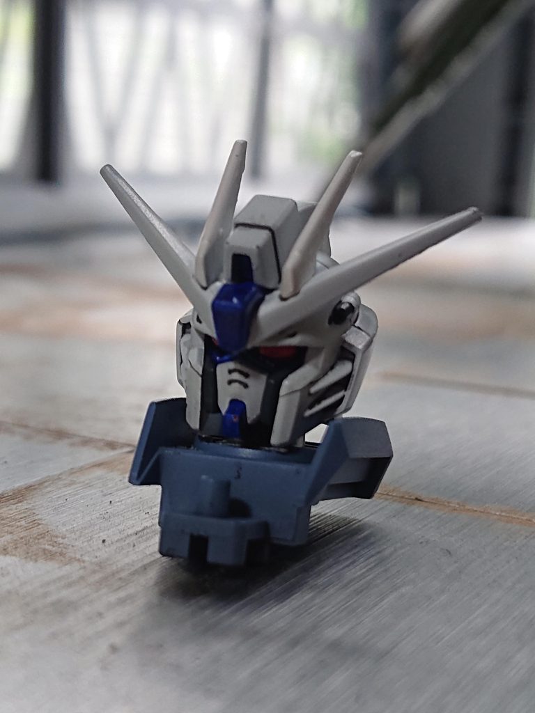 アップでみると既に下地の赤が…  