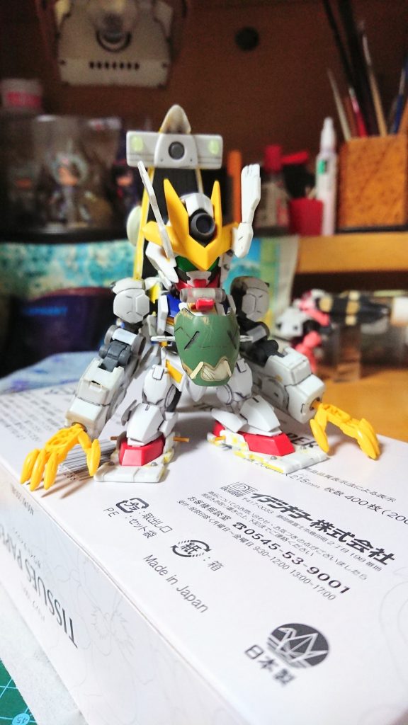 制作途中。当初は、ダイバー繋がりで、ダブルオーダイバーを改造しようと思ってたのですが。バルバトスルプスレクスの曲線に、ガンダイバーとしての素質と可能性を見いだし(笑)彼に白羽の矢が立ちました。