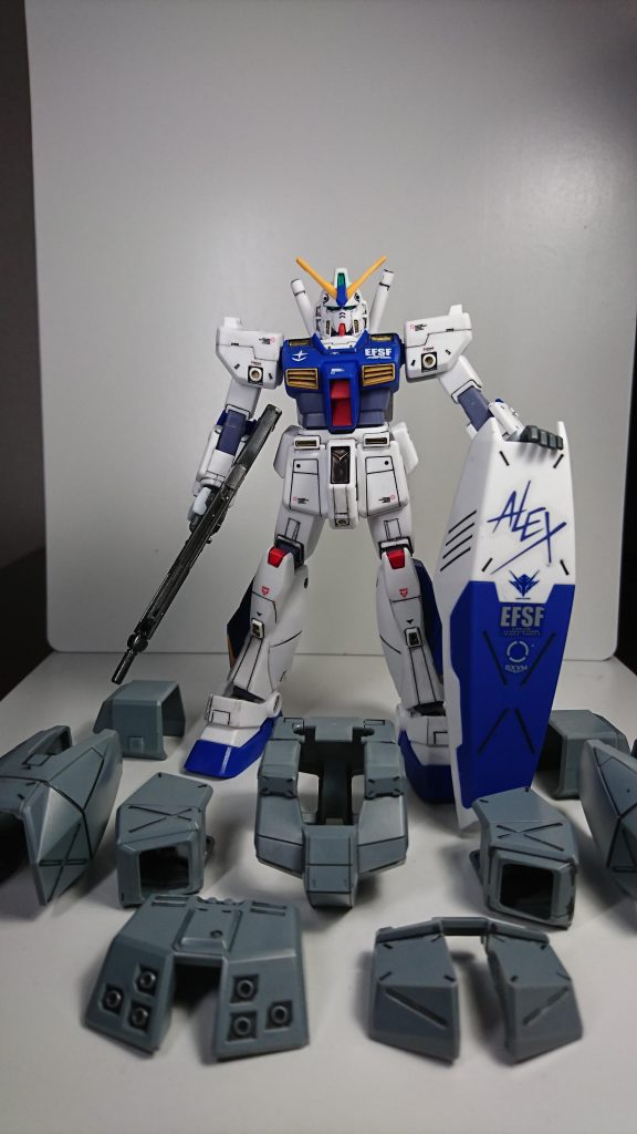 軍用機の展示風にチョバムアーマーの整列。チョバムアーマーは墨入れのみ。装着してみましたが着膨れ感が凄く、好みではなかったのでノーマルスタイルです。