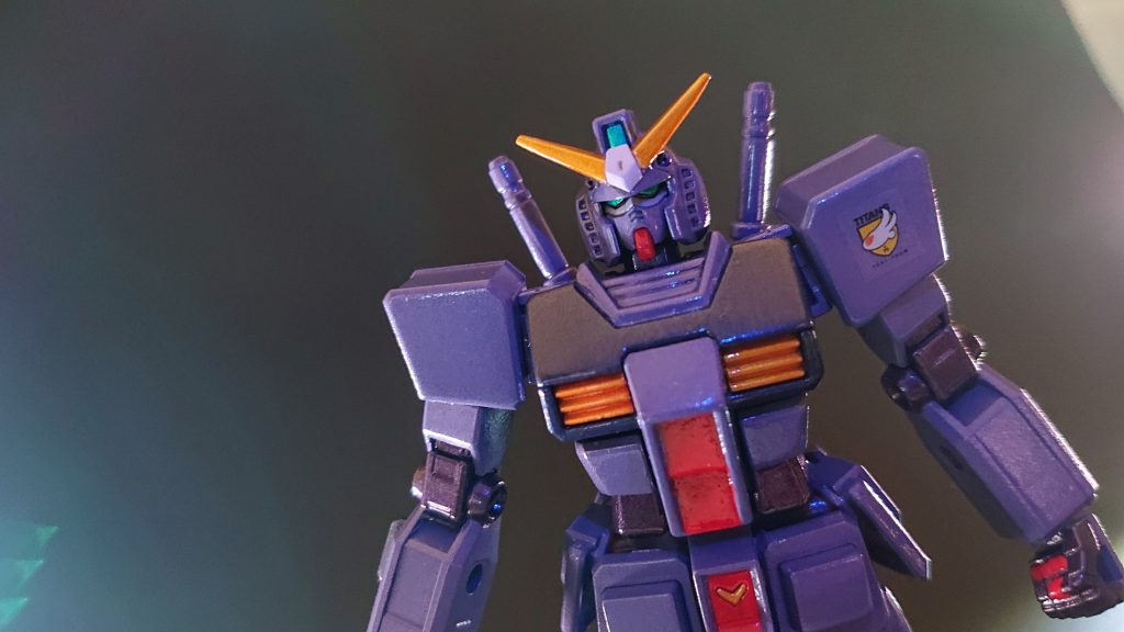 照明の具合で所謂「ティターンズブルー」っぽくも見えますかね。