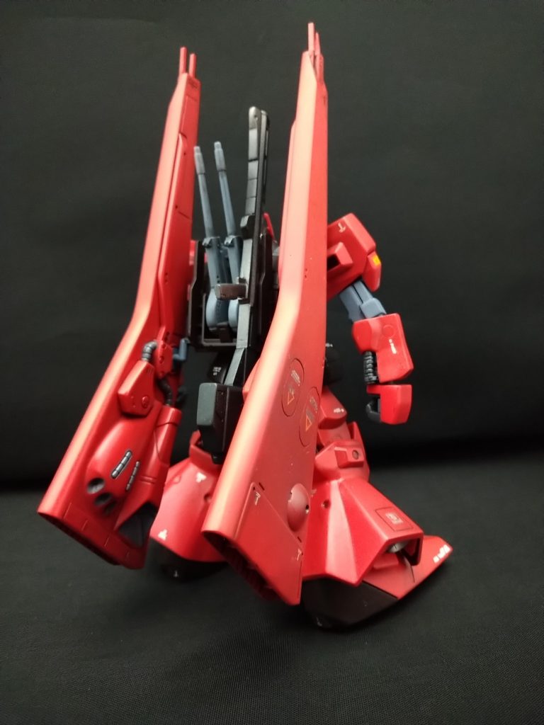 リアビュー。クレイ・バズーカをマウント出来ます。