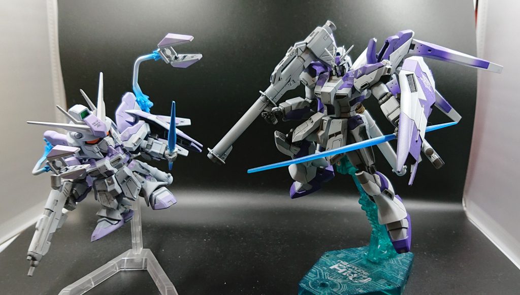 SDと一緒こちらは2018年に作ったもので、写真も当時のものです(まだファンネルラックをVrabeのものに換装していません)こちらはパープルではなくラベンダーで塗装しましたフィンファンネルのグラデもちゃんと塗ってありますバズーカマウントの設計を参考してHGUCの方を再改造しましたそのうちSDの子も投稿しようか