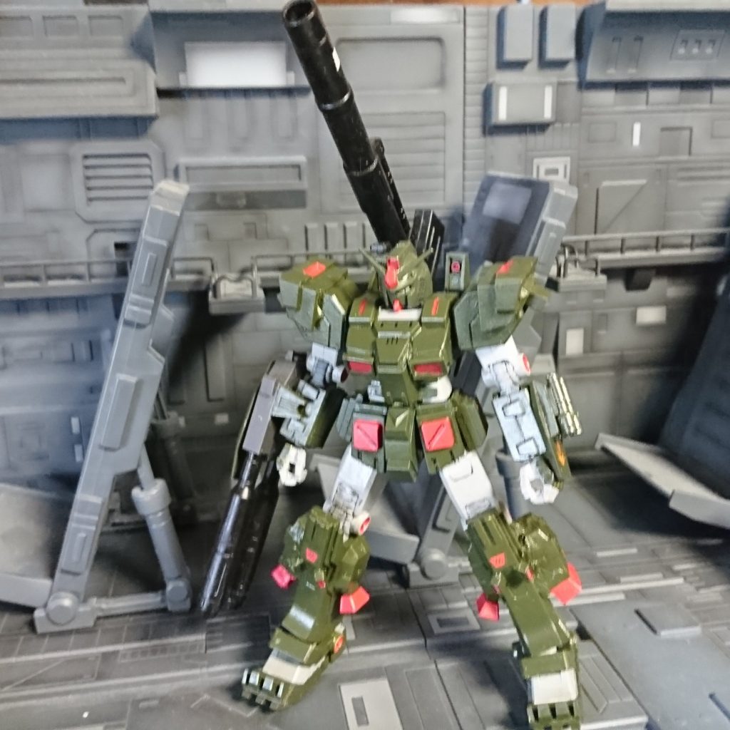 頭はサンボル版だと小さいのでいつものＨGUC版に変更