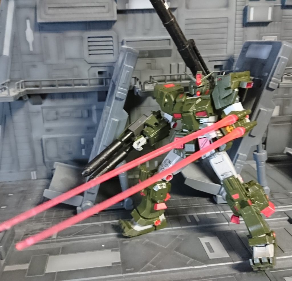 シールドにサーベルマウント