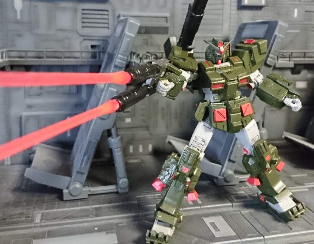 連装ビームライフルは穴をあけてサーベルを発振できるように