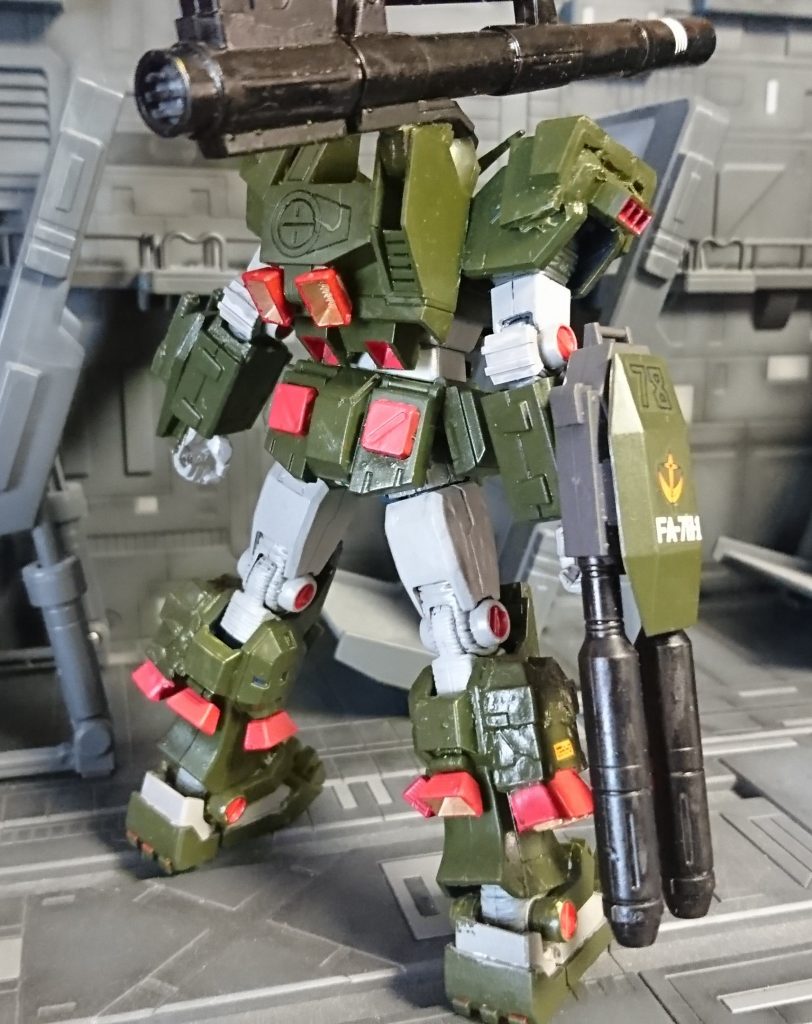 脚部の外側スラスターはGFFのFAのものをおゆまる+ランナーパテで複製